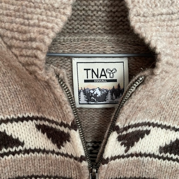 Tan wool zip up in beige. Size XS. - Picture 3 of 4